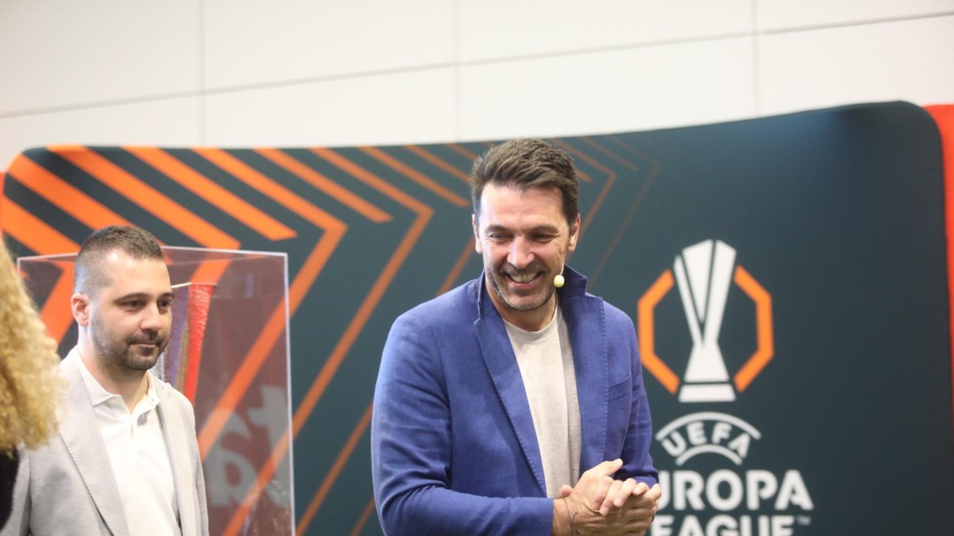 Легендарният италиански вратар Джанлуиджи Буфон пристигна в София за да