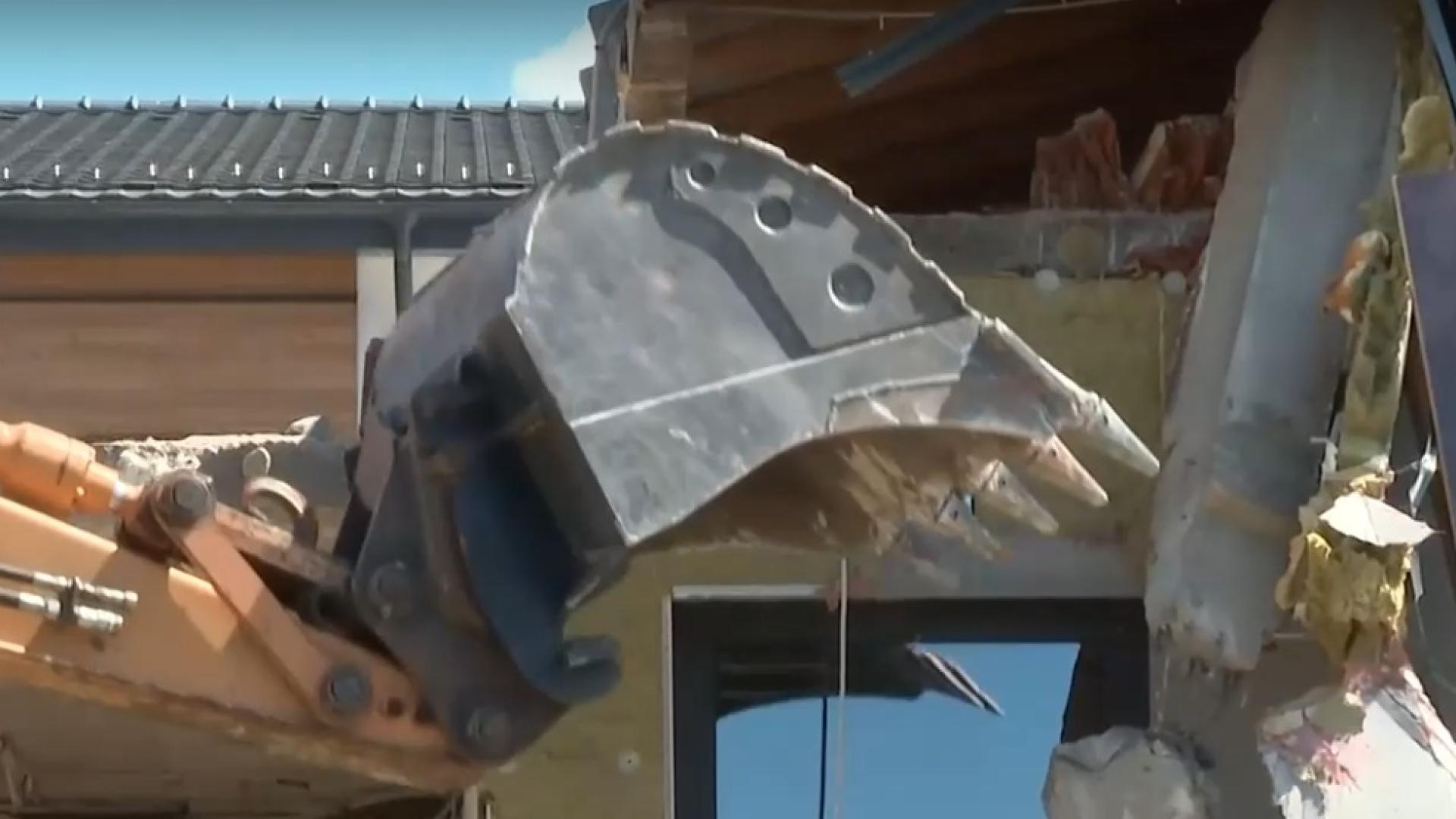 Столичната община възобнови премахването на незаконните постройки край язовир Искър