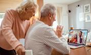 Връзка от разстояние и примиряване със смъртта: Спомени от Skype