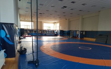 БФБ: Нормално ли е българите да плащат на частен клуб, свързан с най-големия спортен 