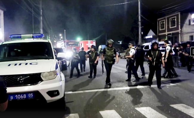 Трима полицаи застреляни в Русия