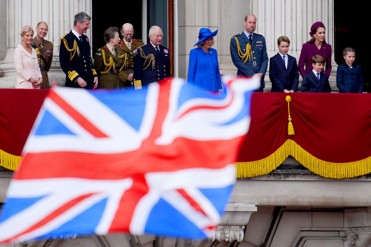 Сила и солидарност: Кралското семейство се събира за един от най-важните си дни в годината