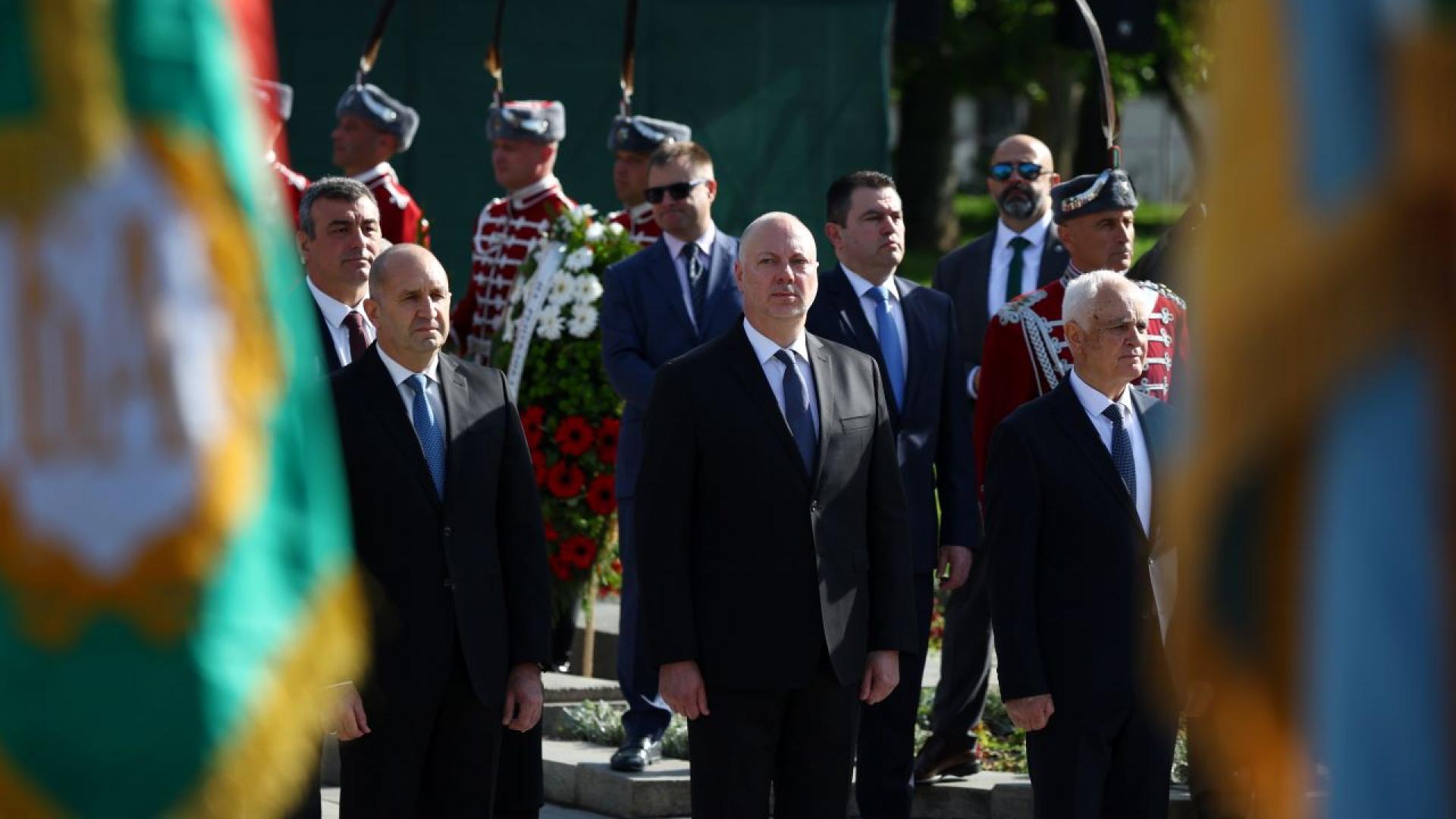 Водосвет на бойните знамена и знамената светини се състоя днес