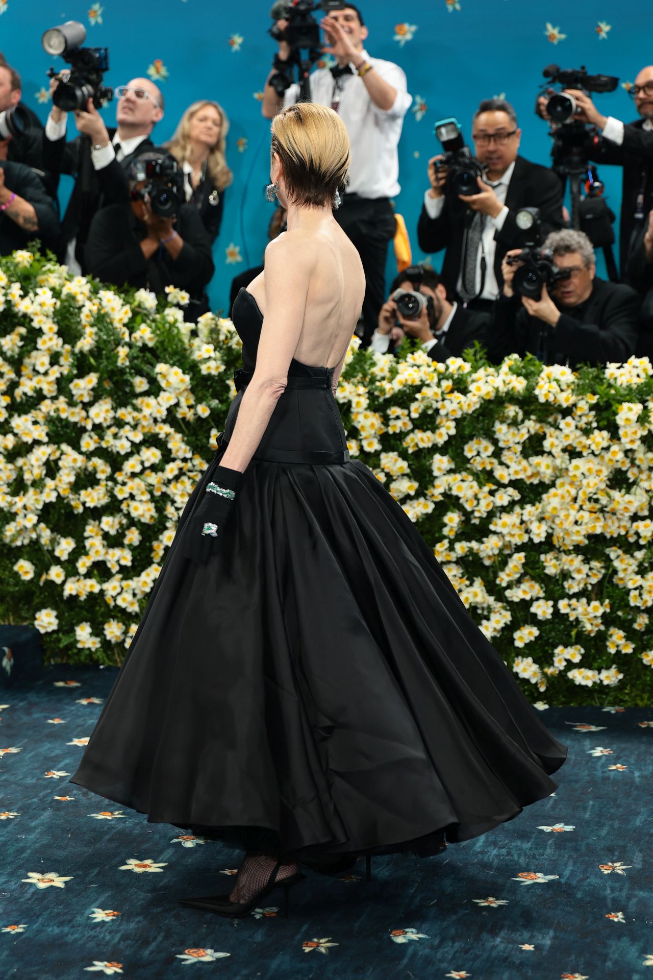 <p>Никол Кидман на Met Gala 2025: Прическата ѝ шокира всички</p>