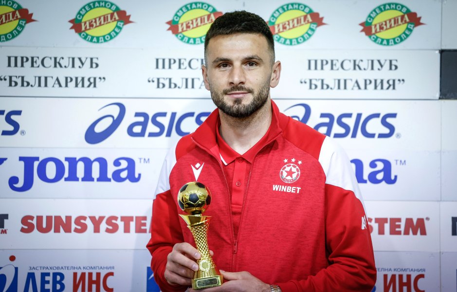 Защитникът на ЦСКА Лумбард Делова е Играч номер 1 на1