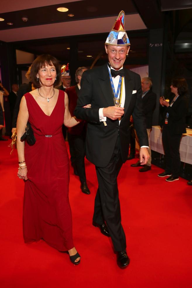  Фридрих Мерц и Шарлота Мерц участват на връчването на медала Wider den tierischen Ernst по време на карнавалния сезон на 08 февруари 2020 година в Аахен, Германия 