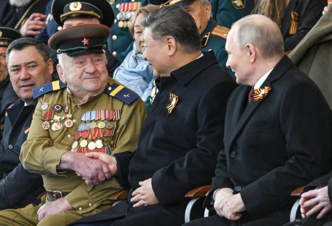 На парада бе и китайският президент Си Дзинпин
