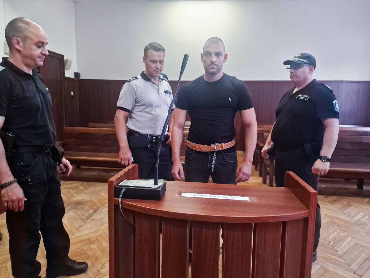 "Не съм виновен!" - постоянен арест за обвинен в убийство на скитник в Хасково