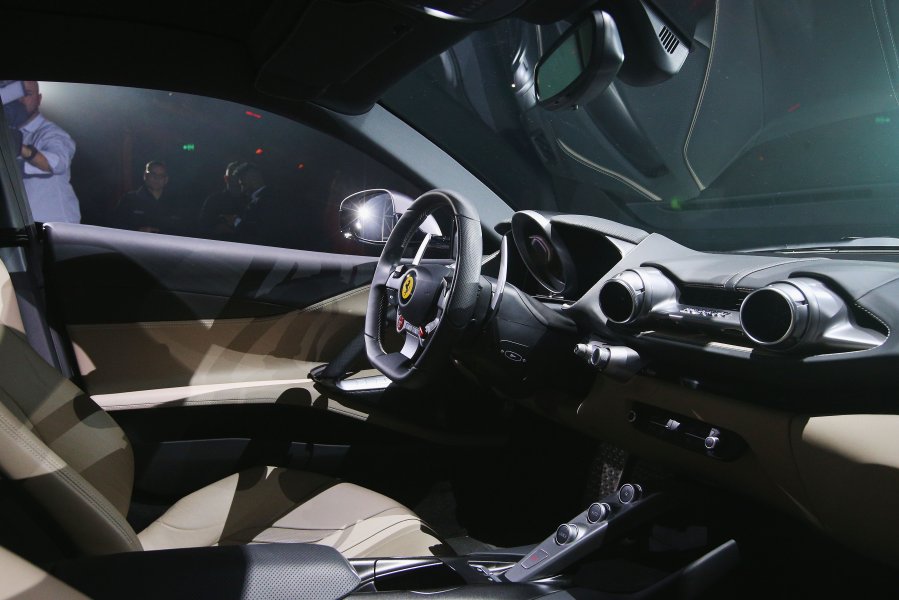 Ferrari 812 Superfast1