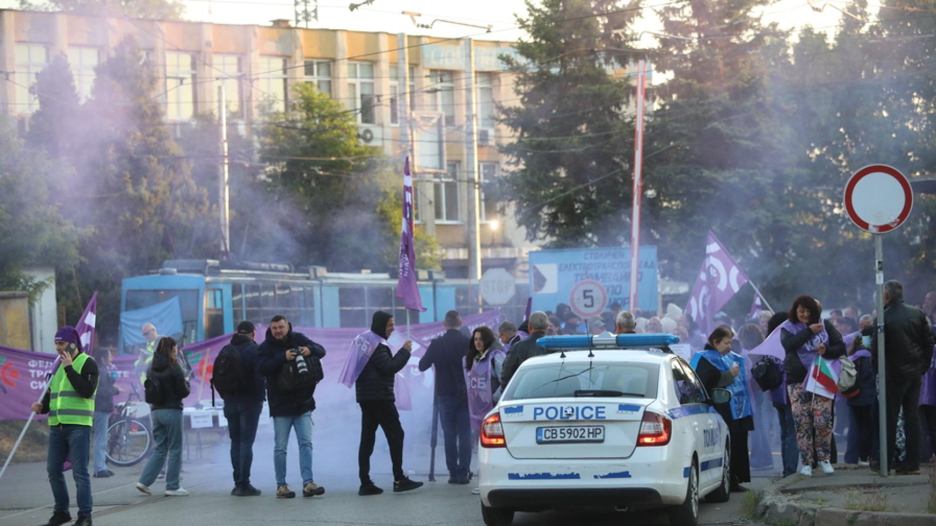 Спряхме движението на градския транспорт това се случва на още