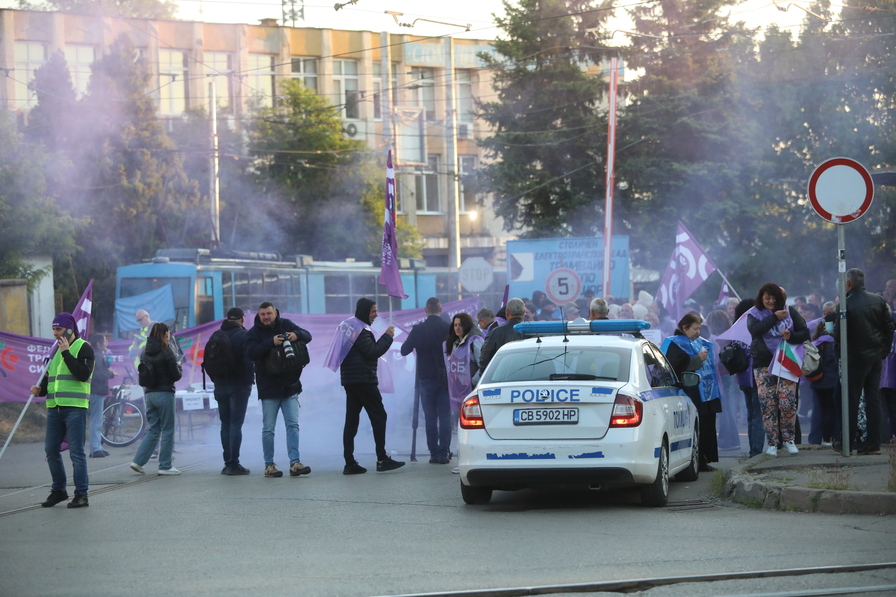 <p>Протест спря движението на градския транспорт в столицата</p>