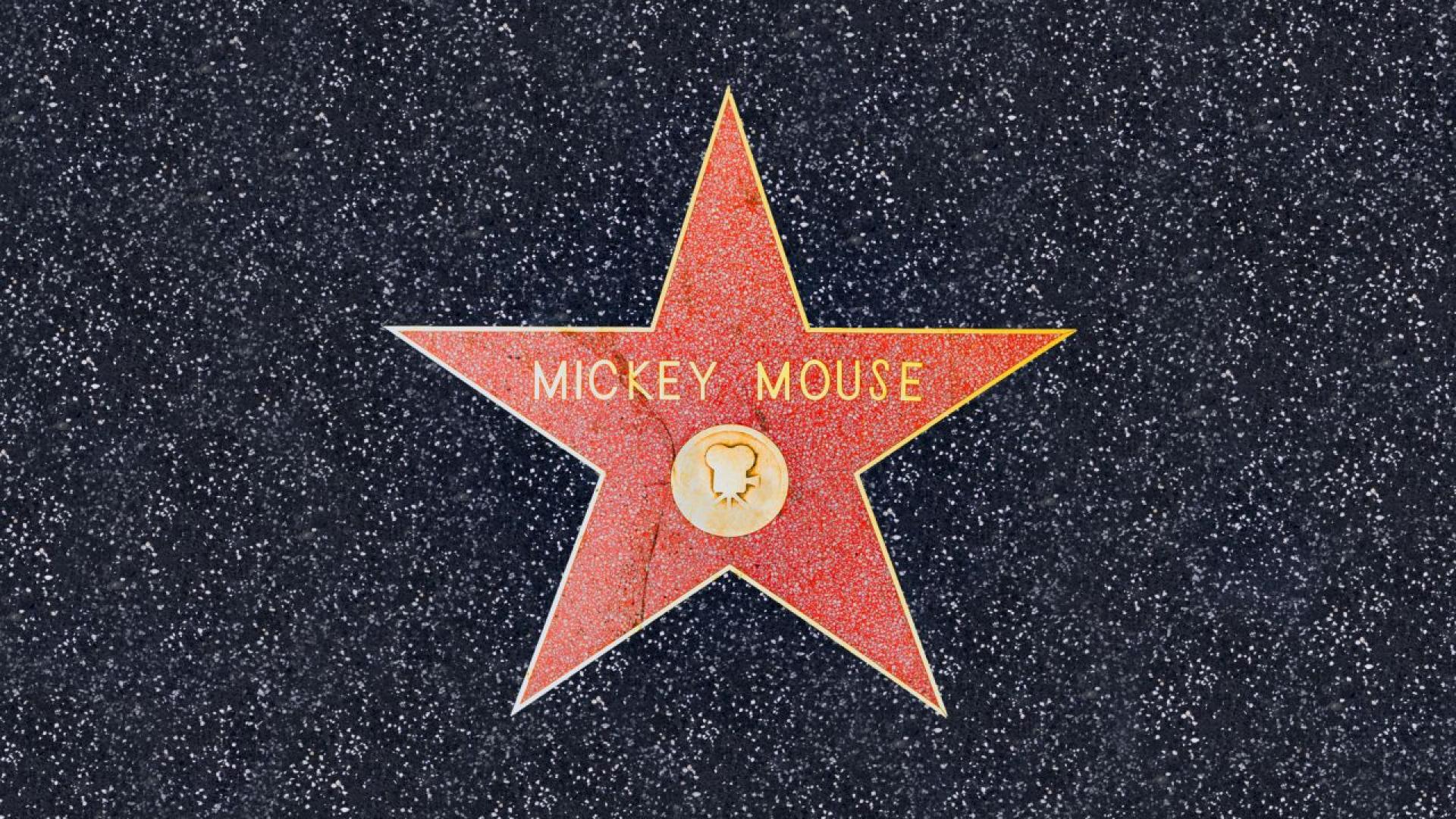 Мики Маус е анимационен герой създаден от Уолт Дисни и