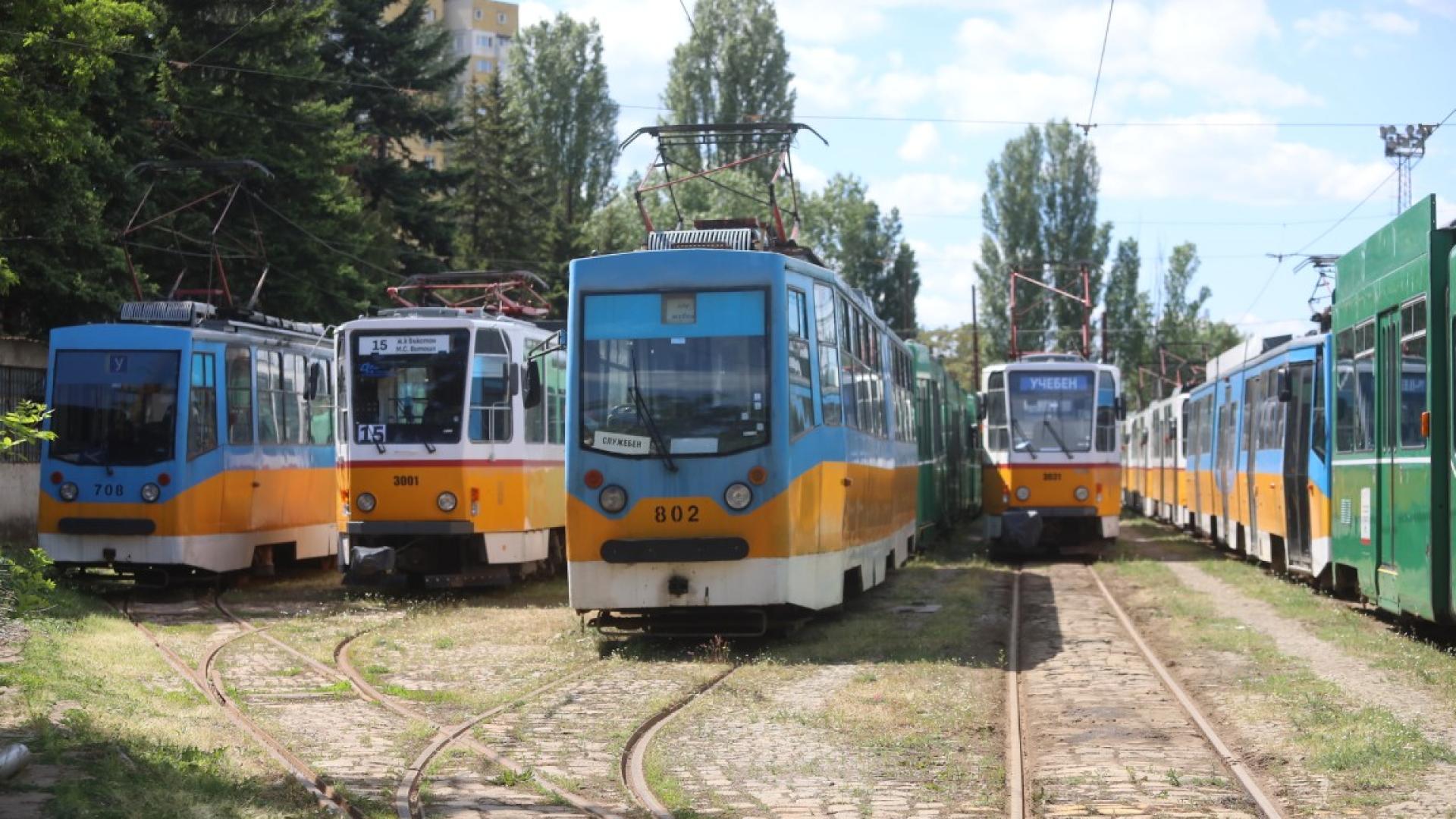 След шестдневна стачка за по високи възнаграждения наземният градски транспорт в