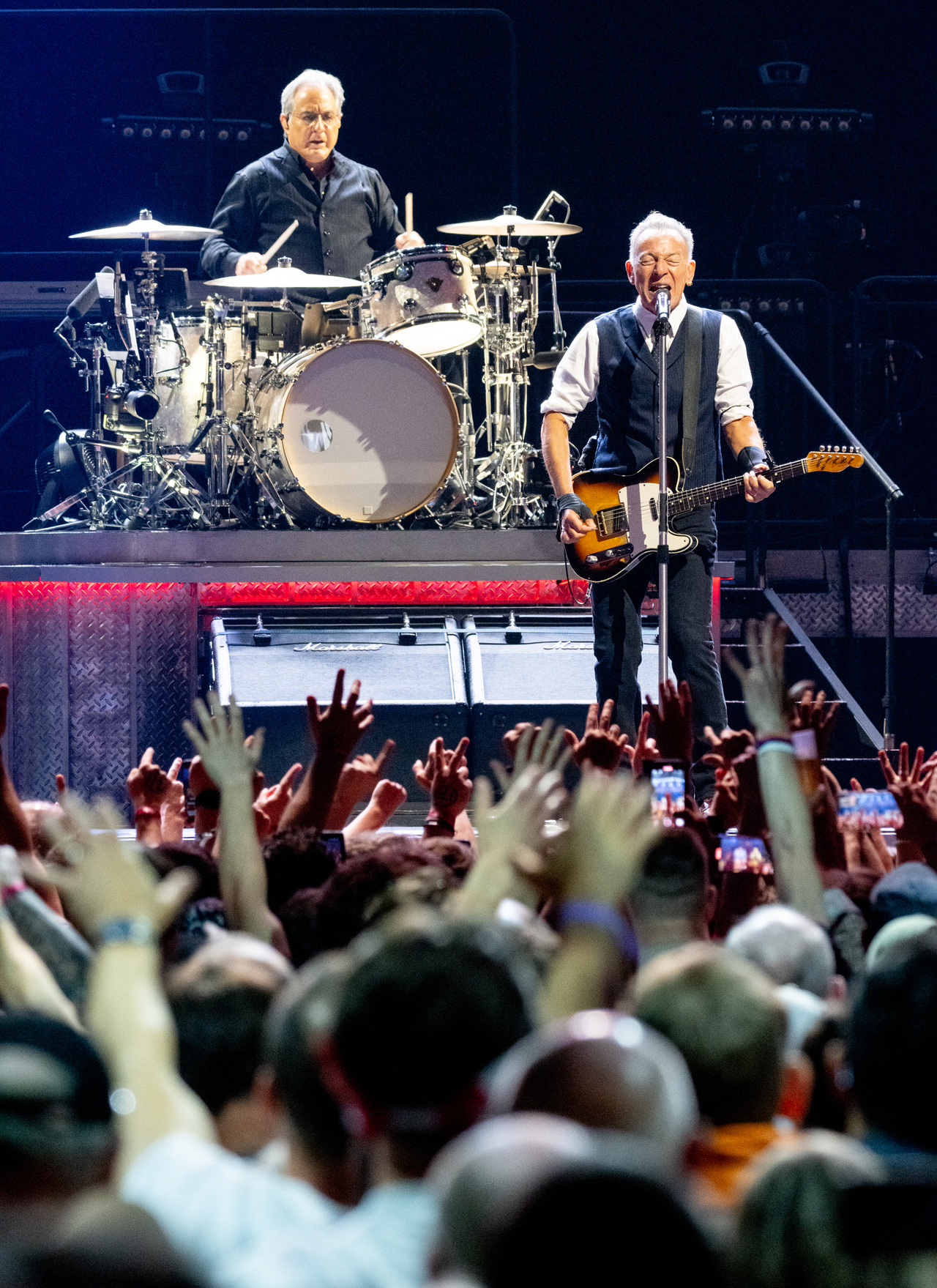 <p>Брус Спрингстийн в светлината на прожекторите в Англия.</p>