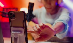 Инфлуенсърка измами милиони последователи, че страда от рак