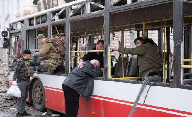 Девет цивилни загинаха при руско нападение с дрон в Украйна