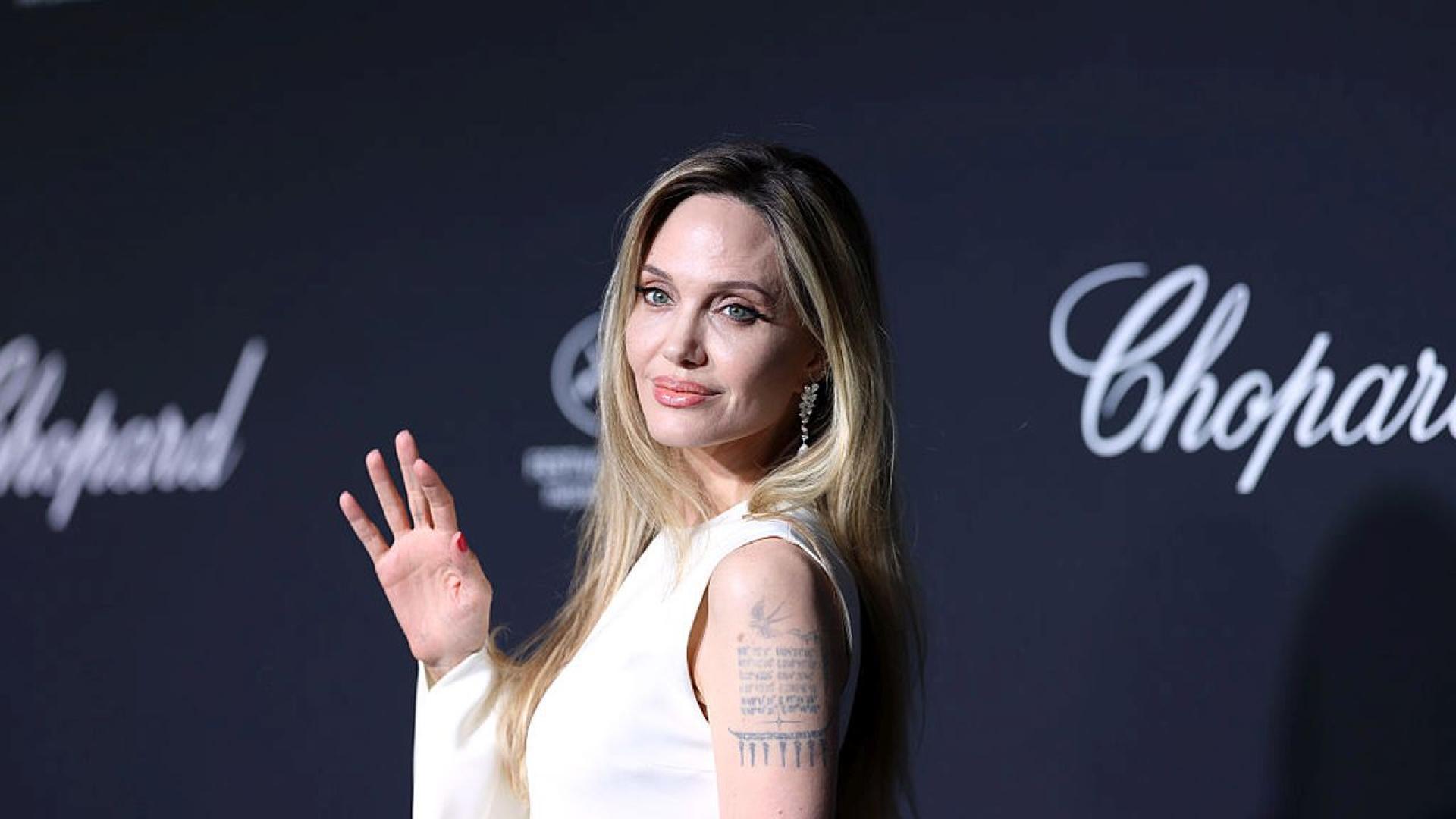 Анджелина Джоли олицетвори истинската елегантност на церемонията по връчването на