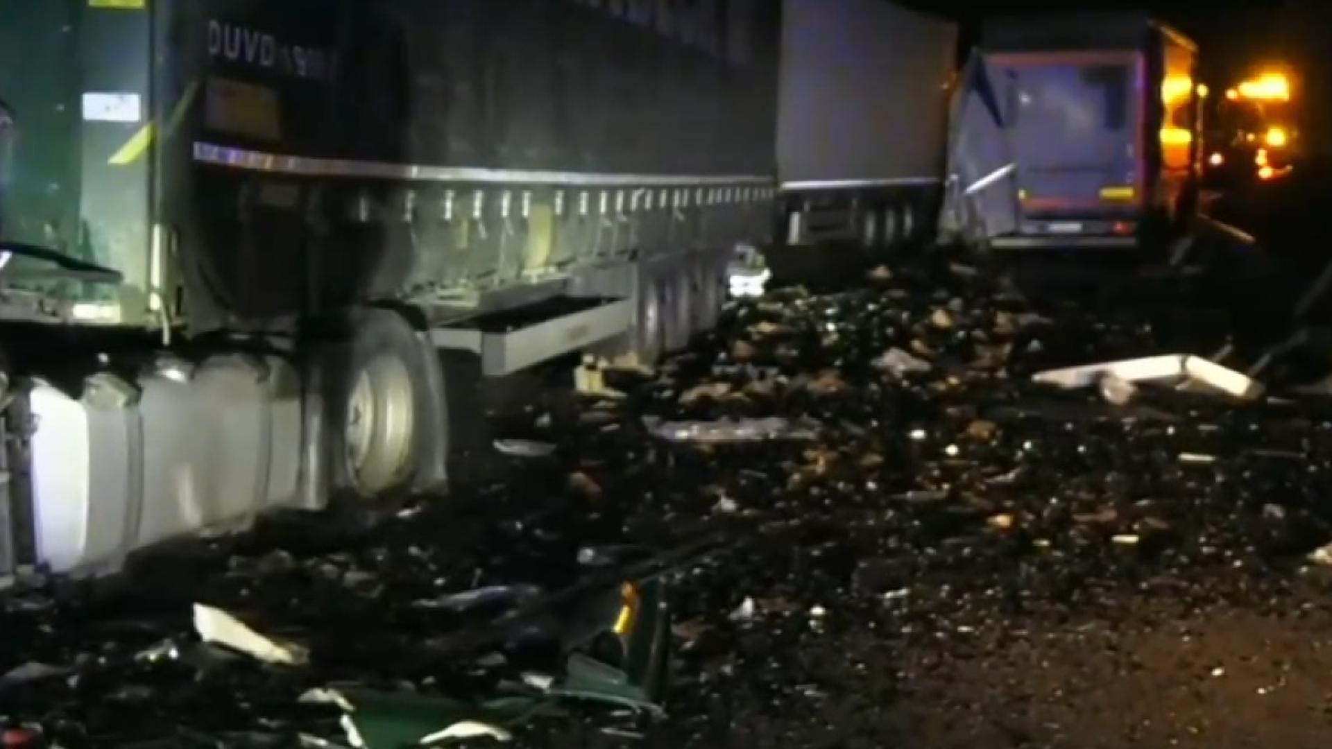 Тежка катастрофа с три тира затвори международния път за Дунав