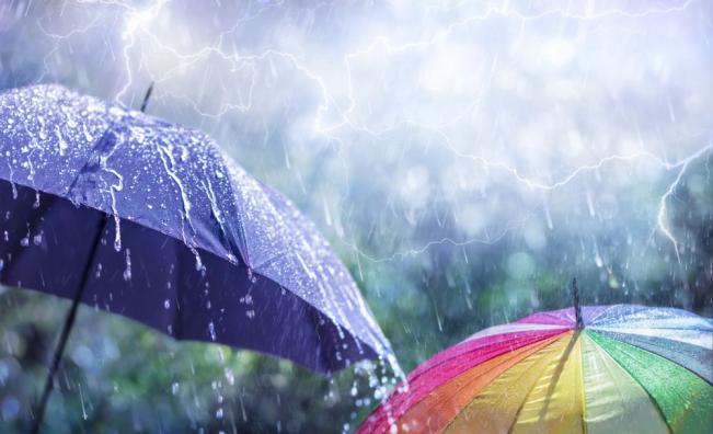 Слънцето се скрива! Идат гръмотевични бури и градушки