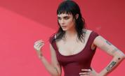 Кара Делевин изненада с нова визия в Кан
