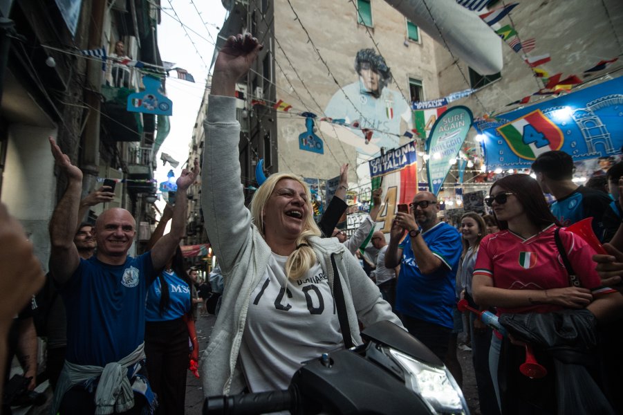 Празненствата в Неапол след титлата на Наполи1