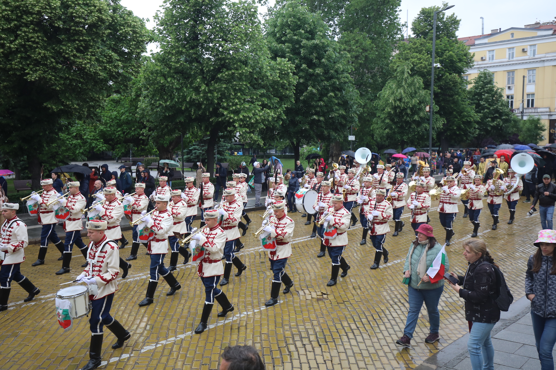 <p>Празничното шествие за 24 май в София</p>