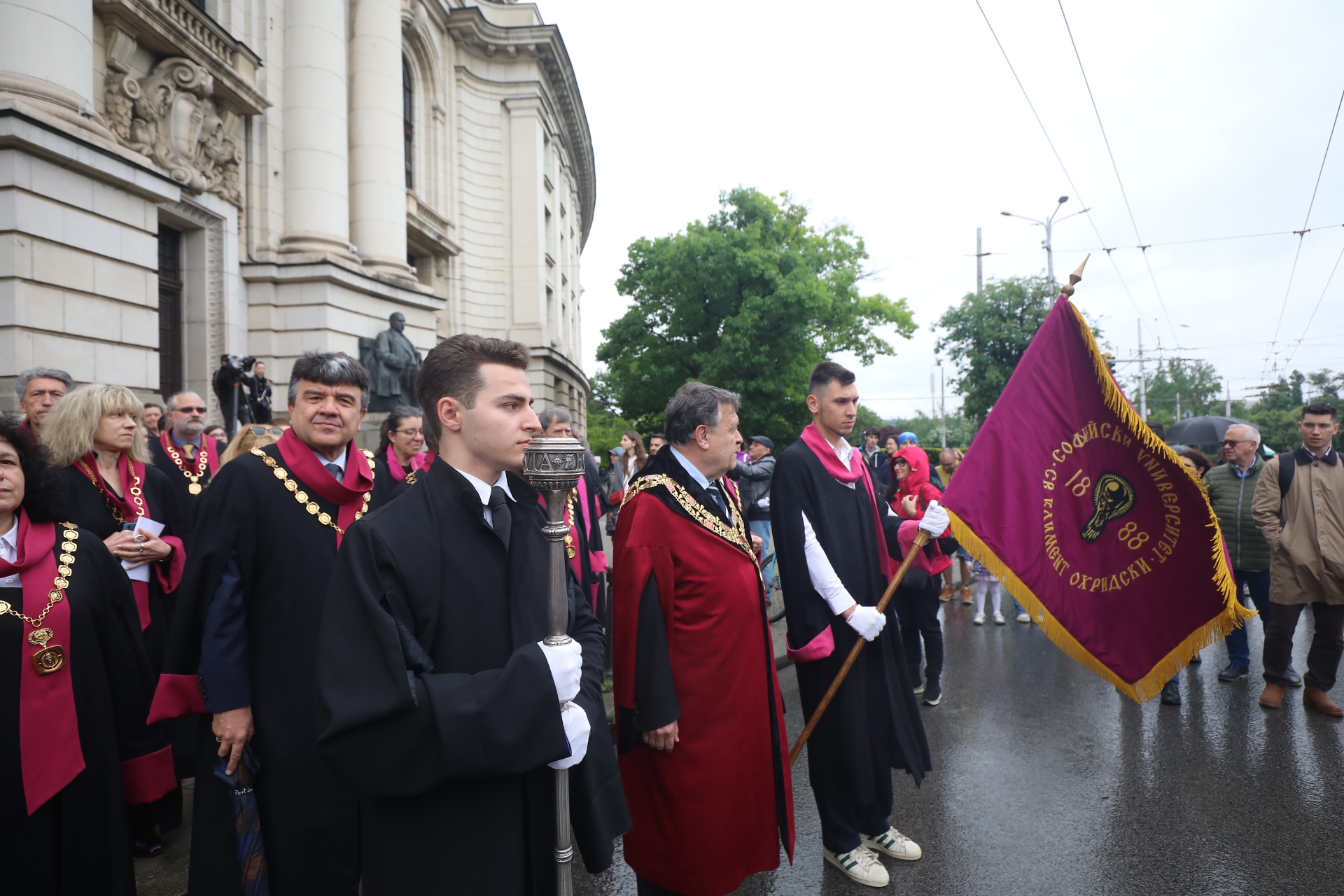 <p>Празничното шествие за 24 май в София</p>