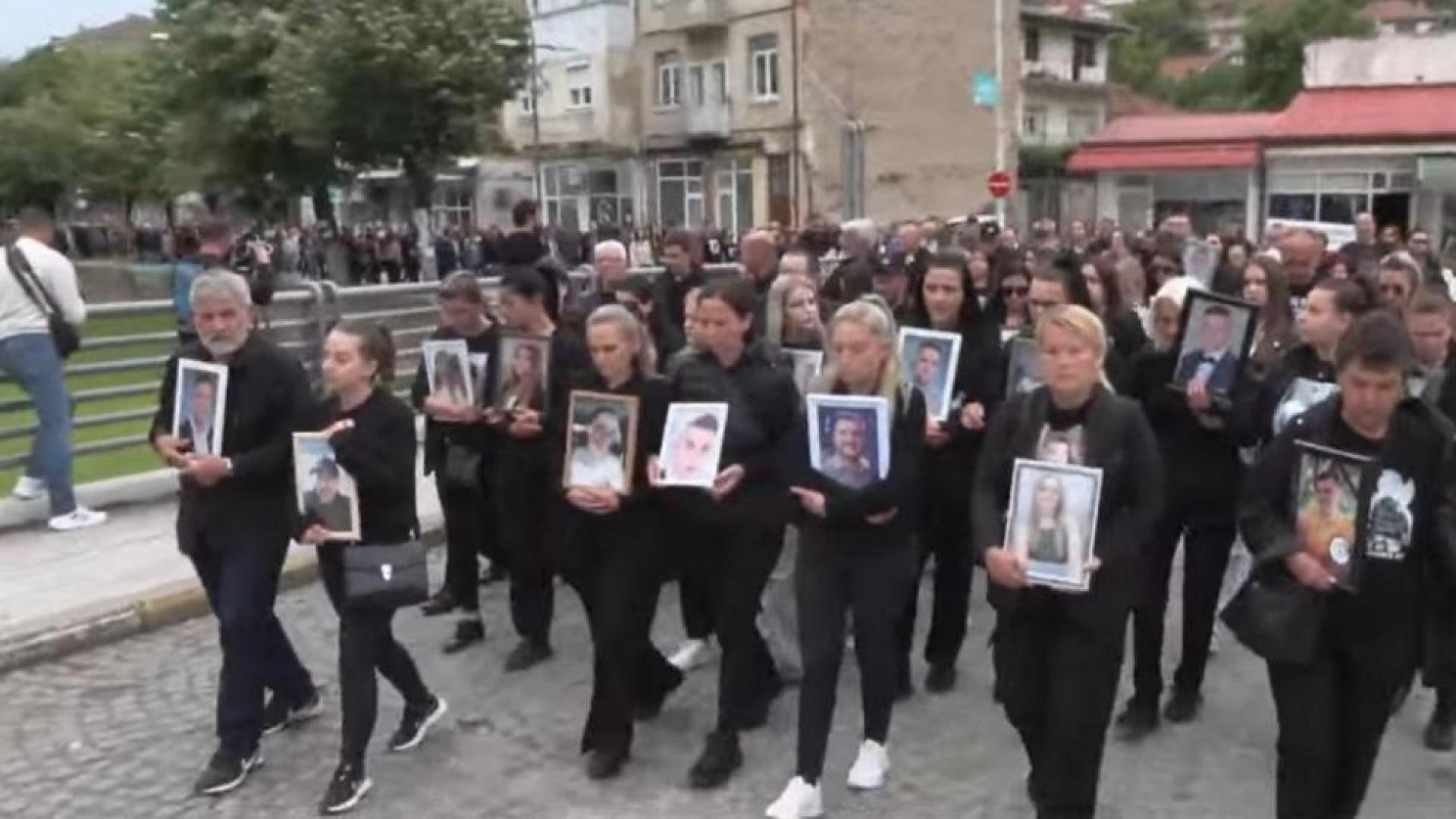 Протестен марш за ангелите се провежда в Кочани Стотици скърбящи