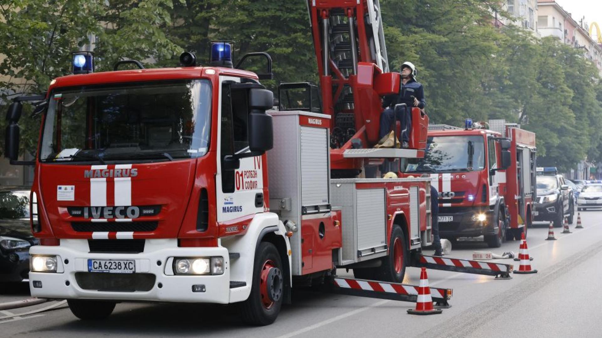 Пожар пламна в сграда на столичния бул Витоша  Сигнал за инцидента