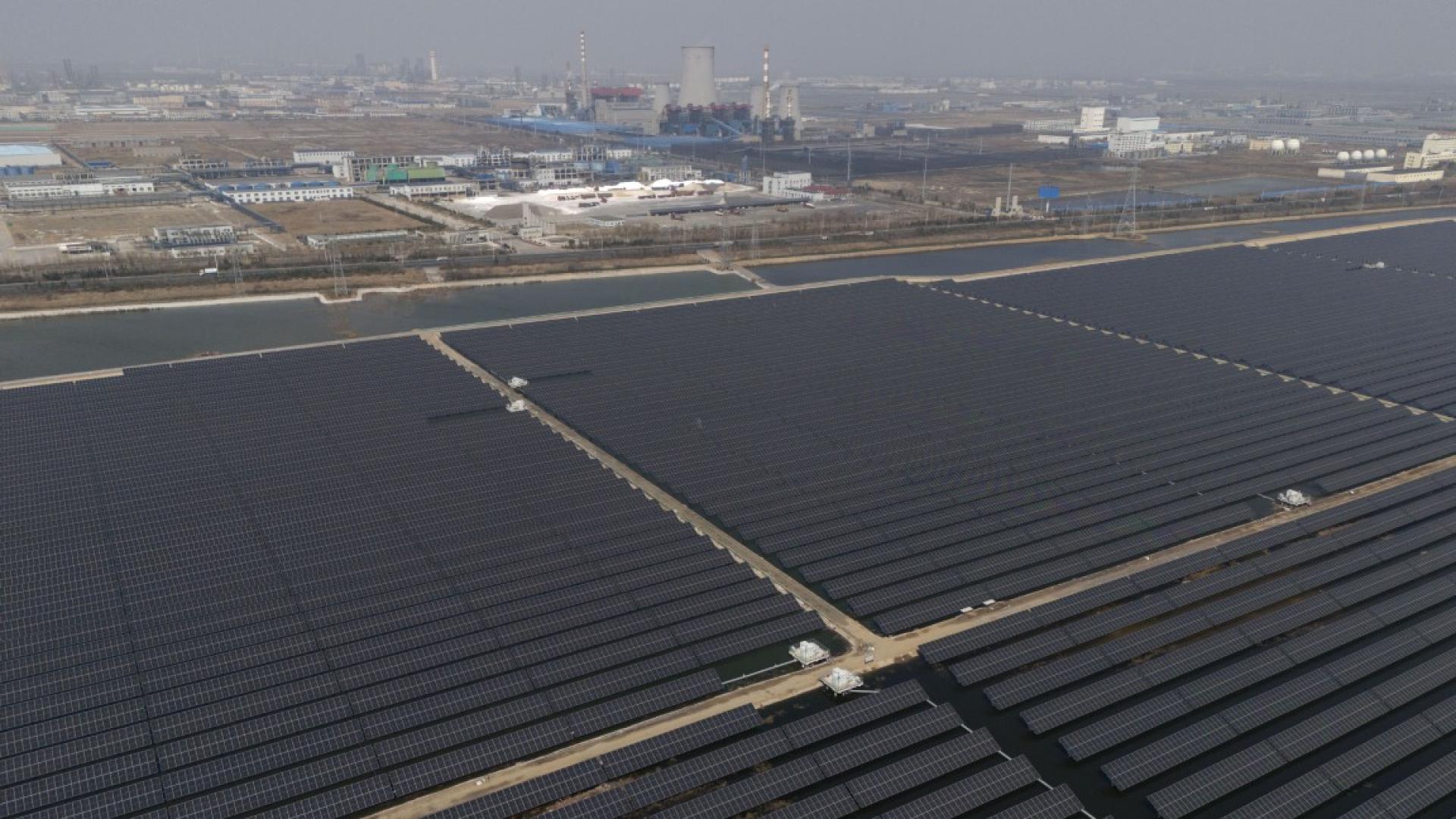 Най малко 5 души загинаха а 19 пострадаха днес при силна