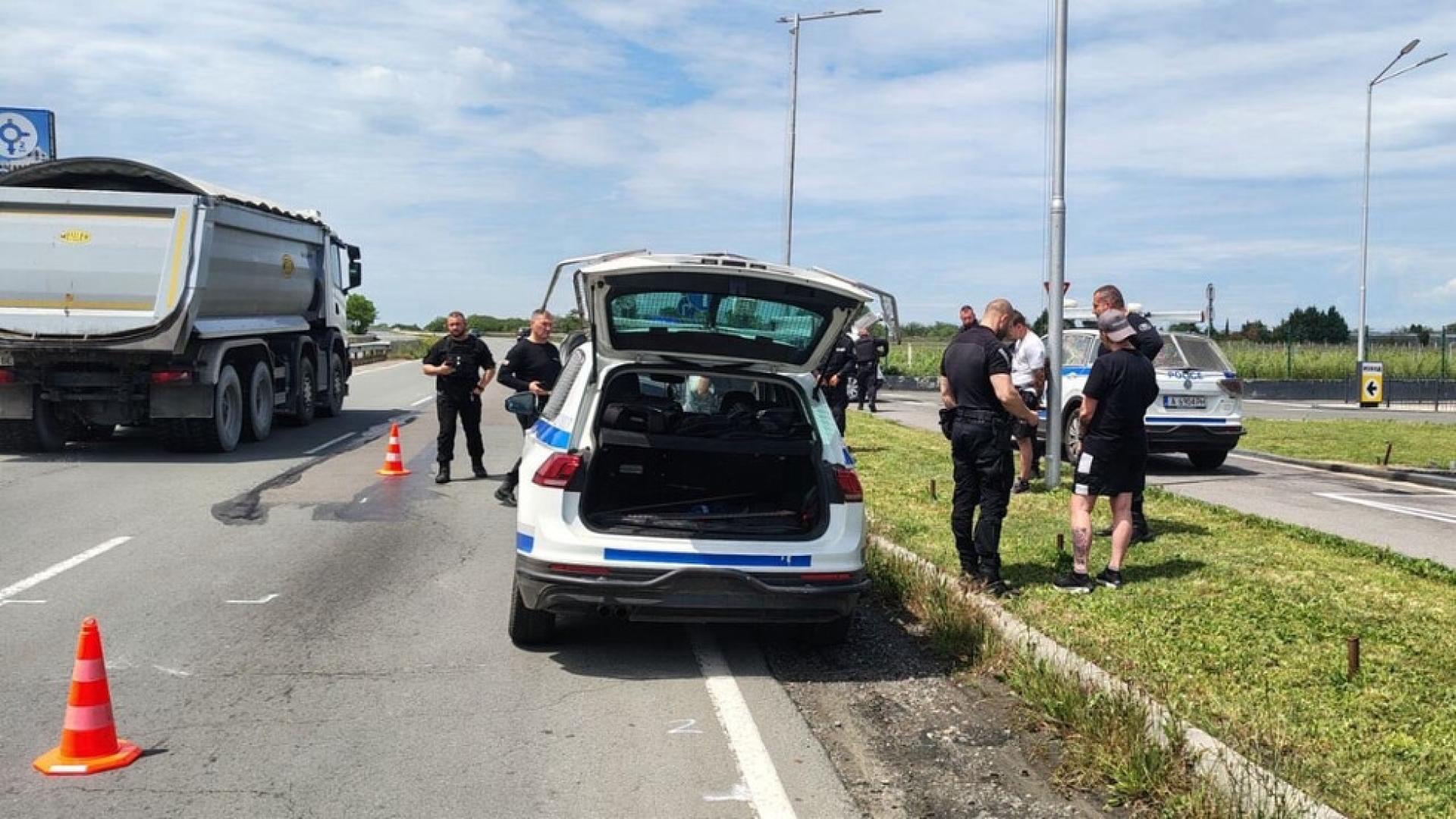 Откриха 1 кг канабис и метамфетамин при рутинна проверка на