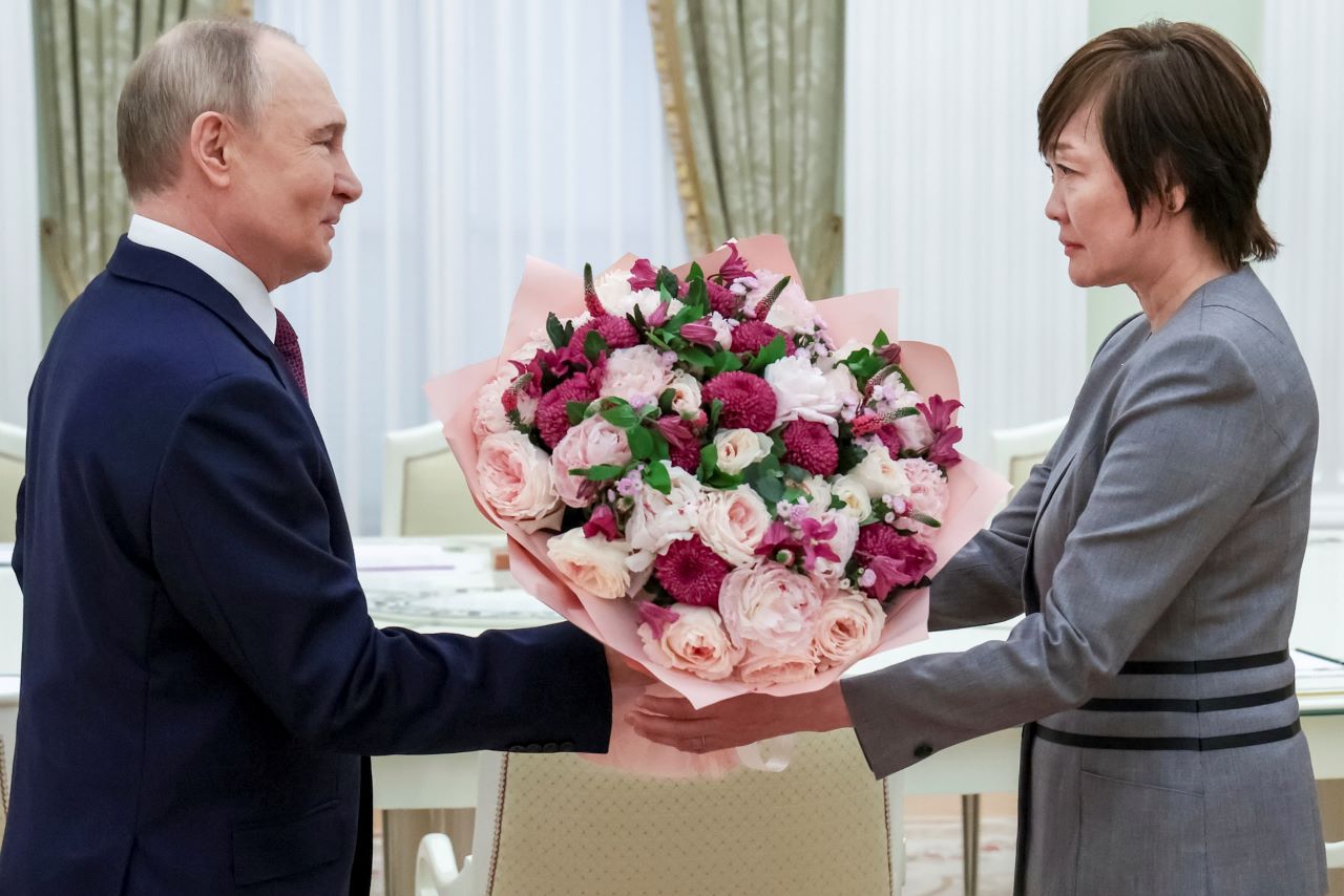 Путин прие вдовицата на Шиндзо Абе в Москва