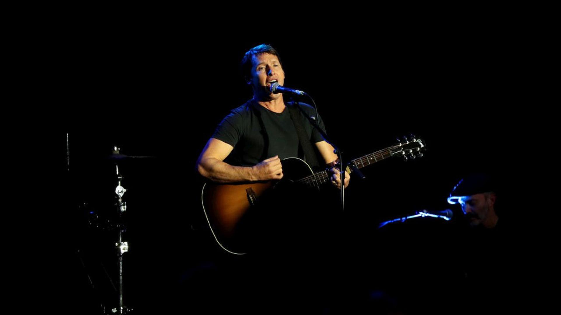 Това което започва като мечтателна балада написана от млад офицер