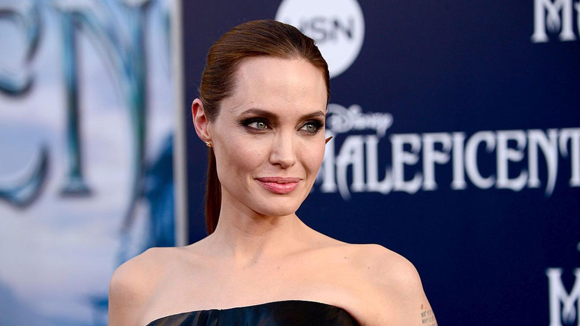 Анджелина Джоли се готви да продаде имението на известния режисьор