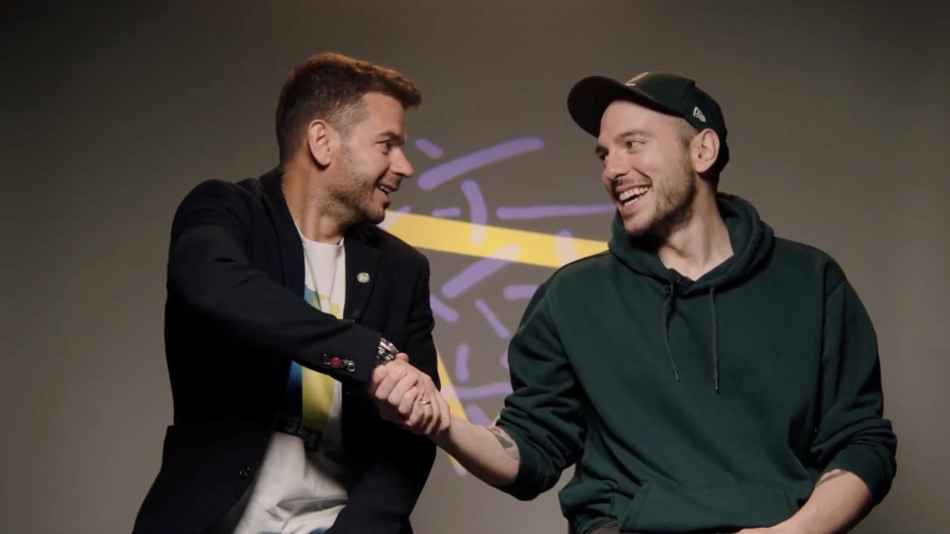 Когато застанат един до друг не са нужни сценични образи