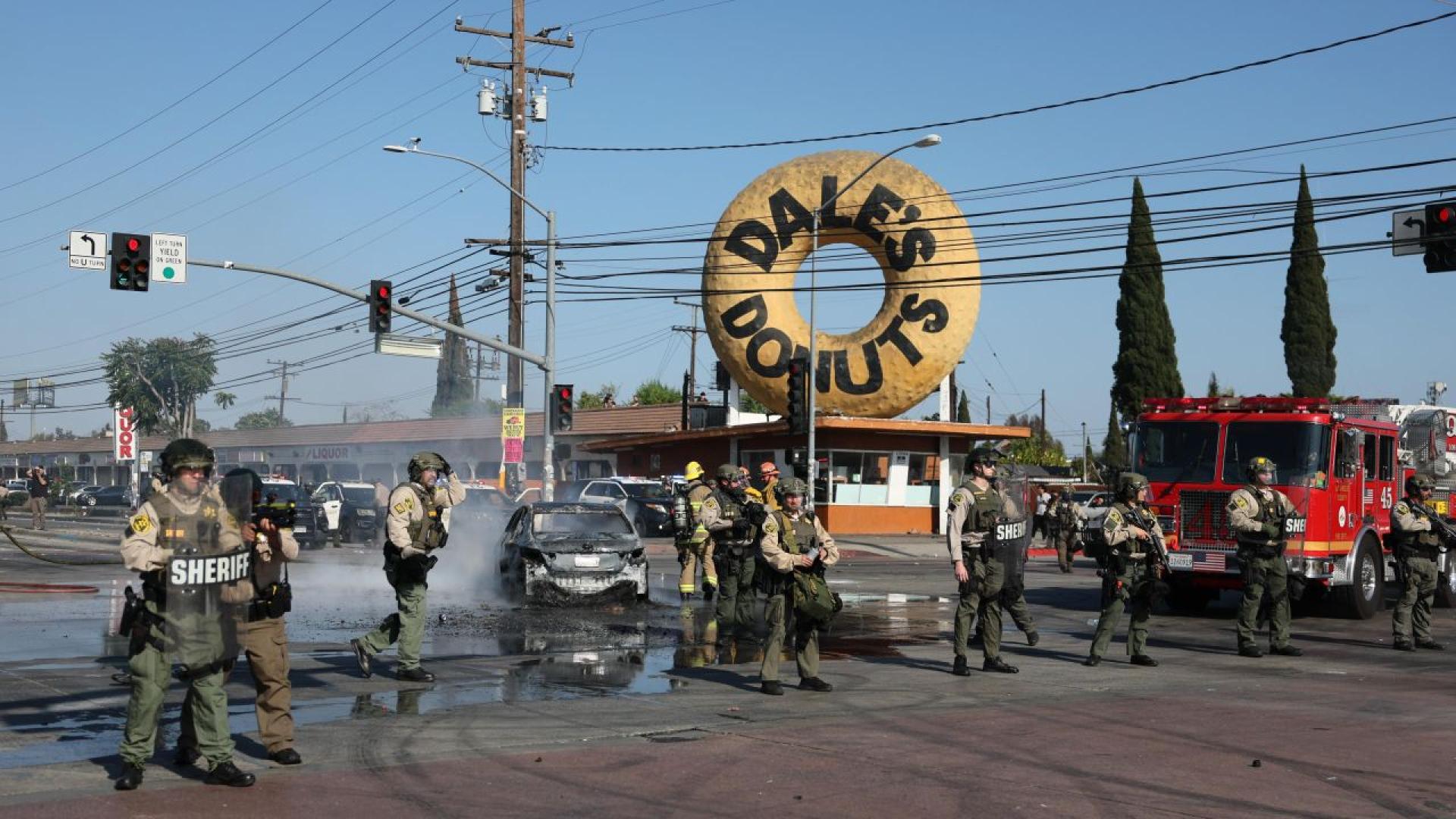 Президентът на САЩ Доналд Тръмп разполага 2000 национални гвардейци в