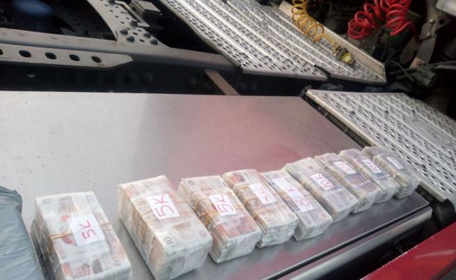 Заловиха турски шофьор с над 200 000 паунда контрабандна валута на „Дунав мост 2“