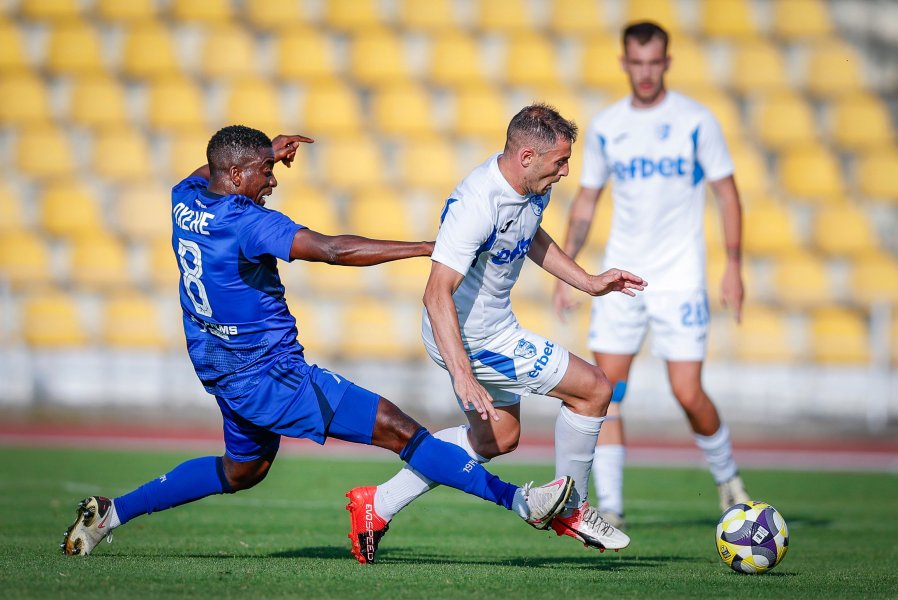 Левски Спартак Плевен1