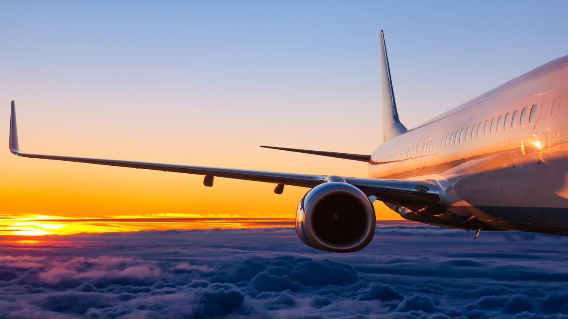 Полет на Spring Airlines трябваше да направи аварийно кацане след