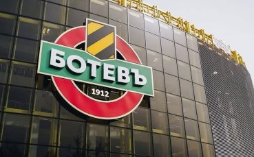 Монтират нови придобивки на стадион „Христо Ботев” за мача с ЦСКА