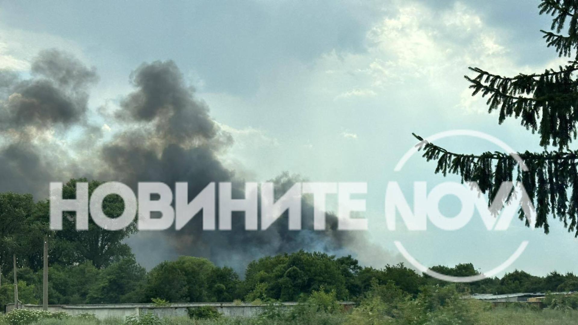 Пожар е избухнал в района на Малашевци в София съобщава Горят