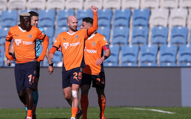 Башакшехир продаде още един основен футболист преди мачовете с Черно море