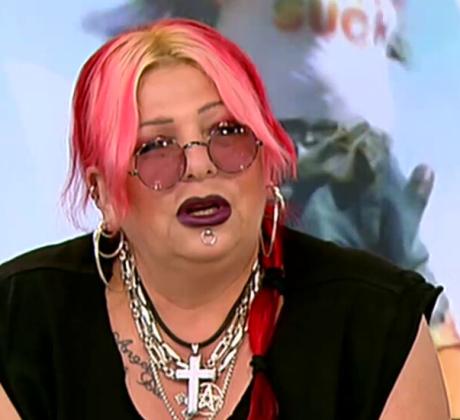 От морския бряг с лятно настроение и широка усмивка роклегендата