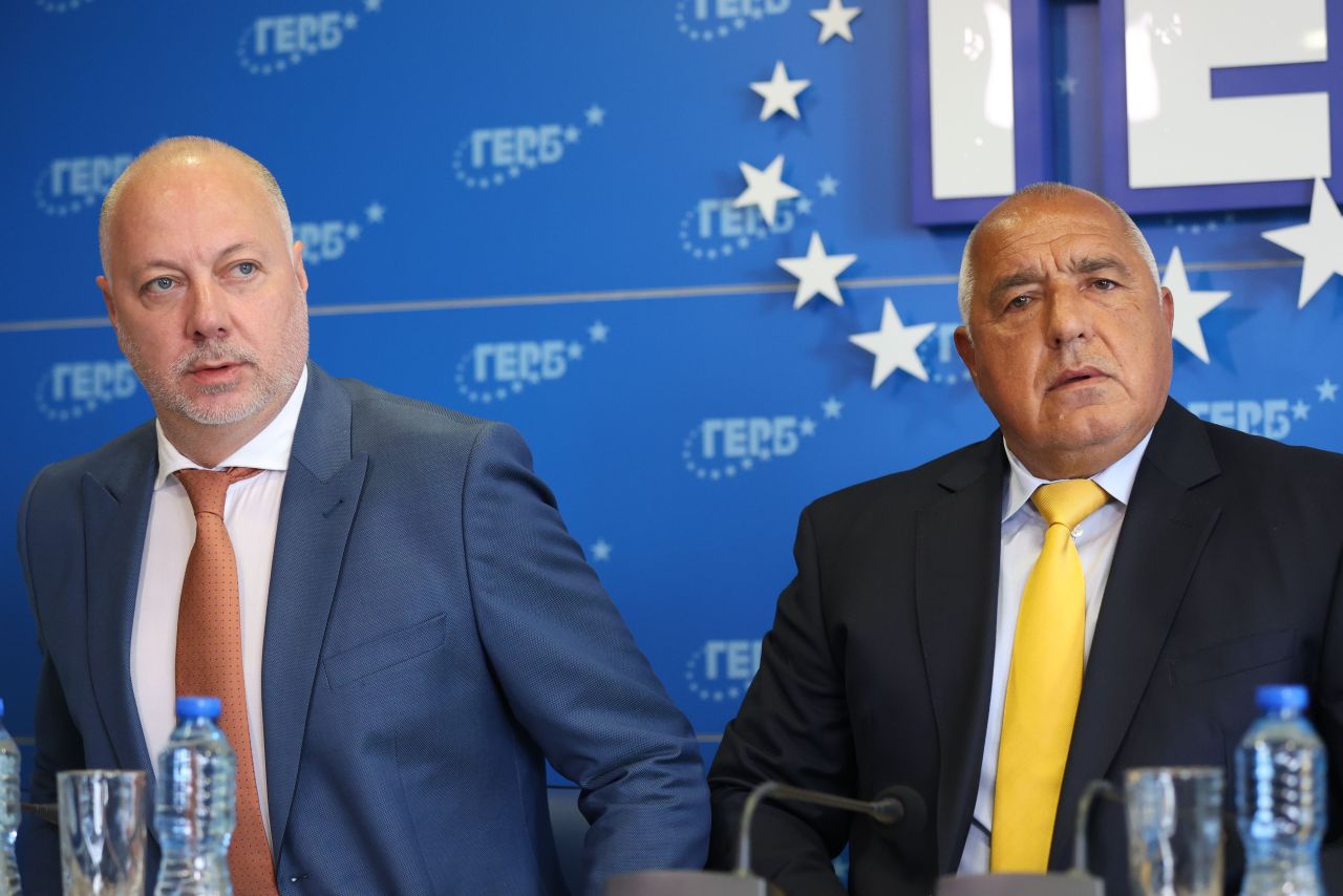 <p>В централата на ПП ГЕРБ се проведе изявление на партията, след окончателното гласуване в Европейския парламент и ЕКОФИН за приемане на България в еврозоната</p>