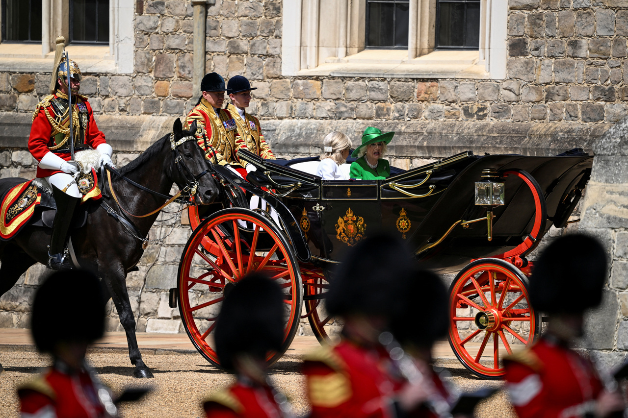 <p>Великобритания посреща Макрон с помпозност и церемонии.</p>