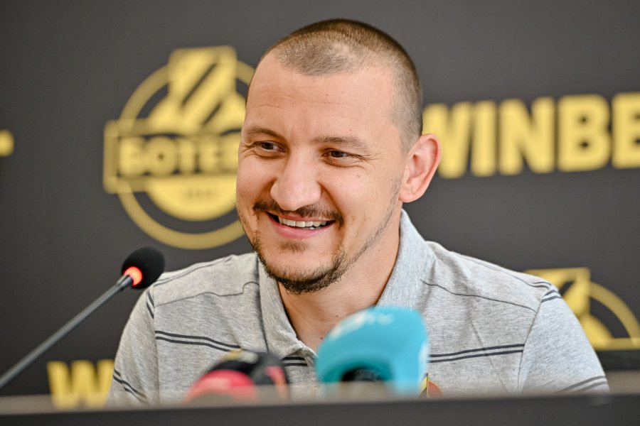 Пресконференция на Тодор Неделев след завръщането му в Ботев Пловдив1