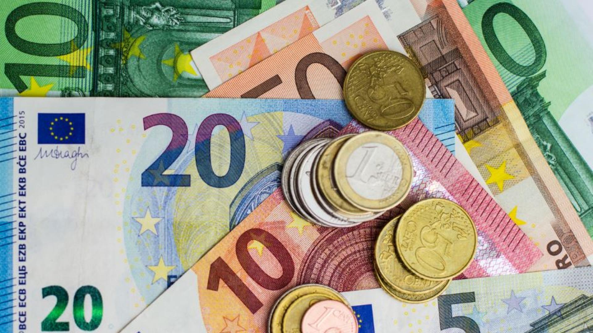 Министерството на финансите във вторник успешно пласира на международните капиталови пазари