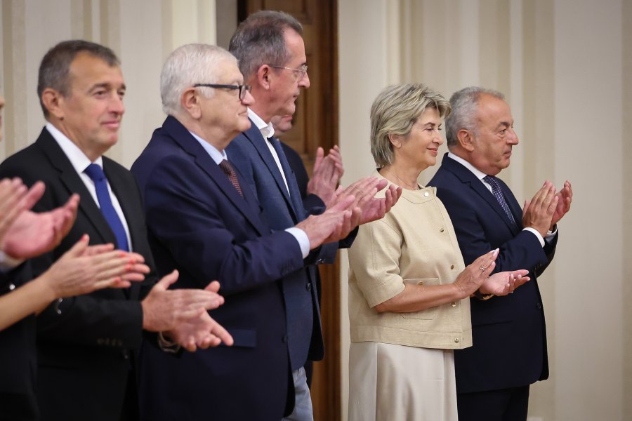 Волейбол награждаване1