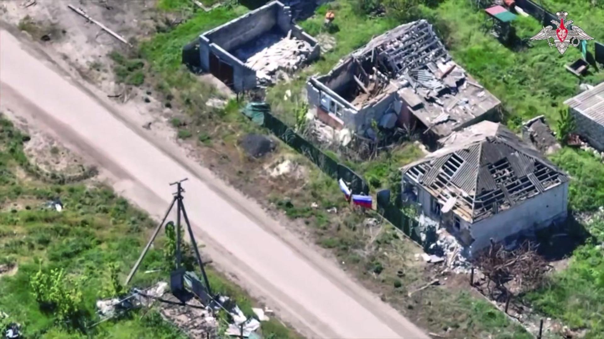 Русия обяви днес че е превзела още три села в