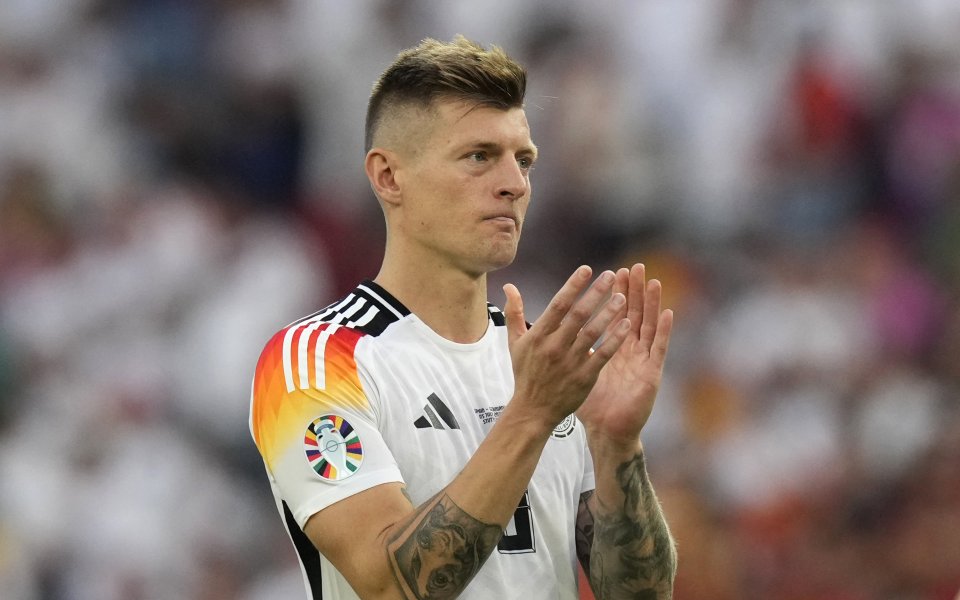 Тони Кроос беше награден с Федералния кръст за заслуги на Германия